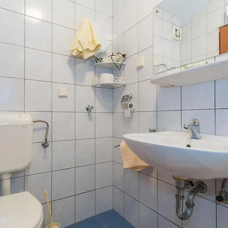 Perovic- Studio Apartman *